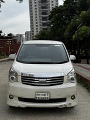 Toyota Noah 2.0 158hp FWD (8 Seater) 2010 Pearl for sale