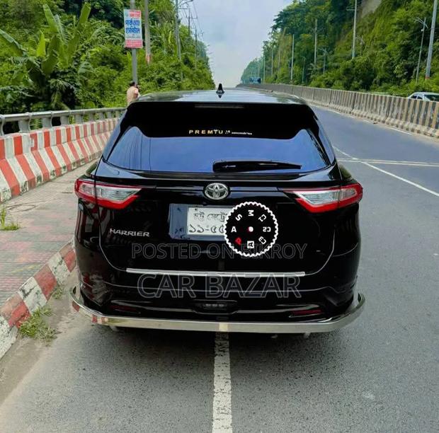 Toyota Harrier 2.0 2017 Black