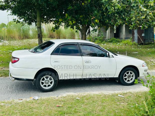 Toyota Carina 1.5 FWD Sedan 1993 White