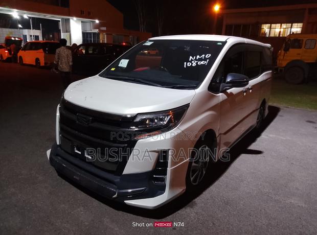Toyota Noah 2.0 FWD (7 Seater) 2021 Pearl