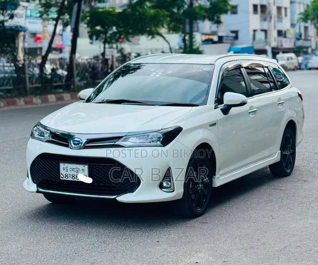 Toyota Corolla Fielder 1.5 Hybrid FWD 2018 Pearl