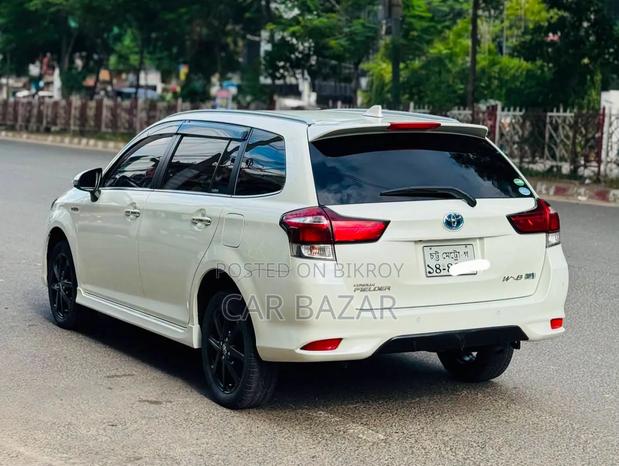 Toyota Corolla Fielder 1.5 Hybrid FWD 2018 Pearl