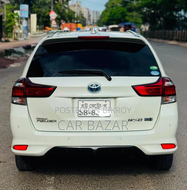 Toyota Corolla Fielder 1.5 Hybrid FWD 2018 Pearl