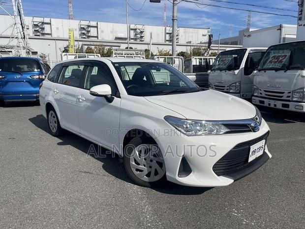 Toyota Corolla Fielder 1.5 Hybrid FWD 2021 White