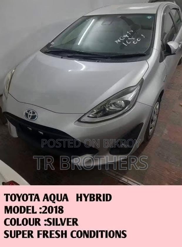 Toyota Aqua 2018 Silver