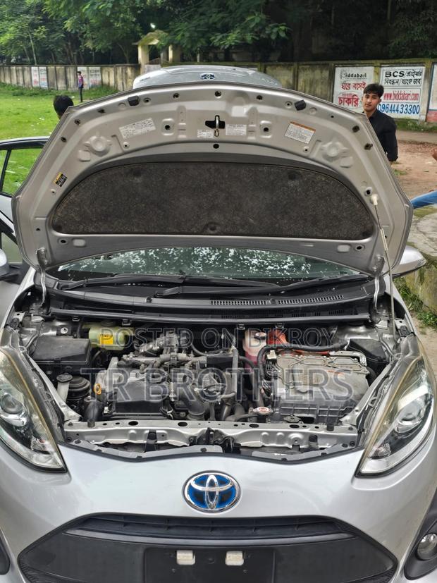 Toyota Aqua 2018 Silver