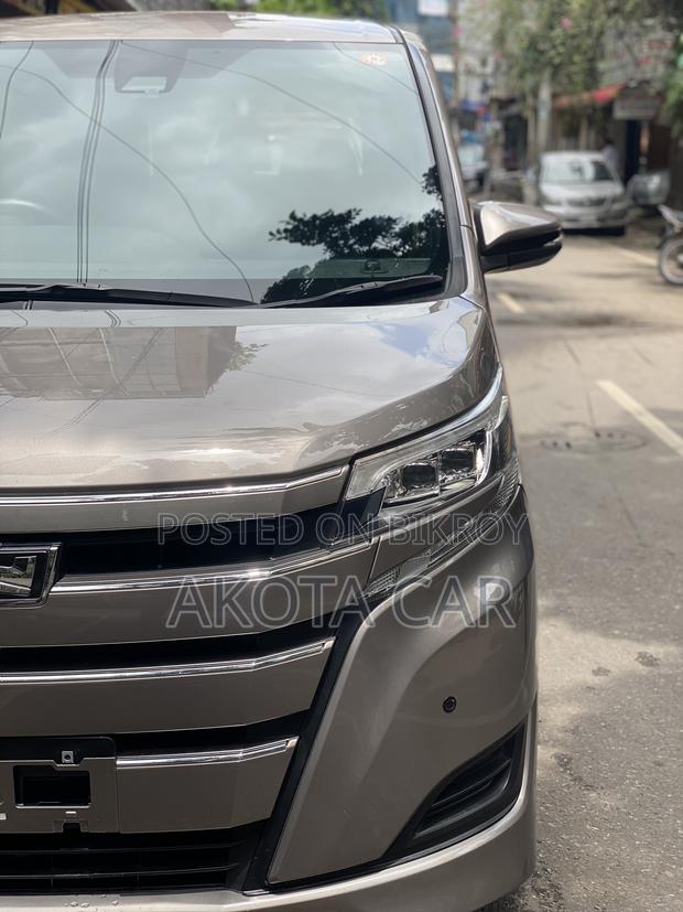 Toyota Noah 2.0 AWD (8 Seater) 2021 Brown