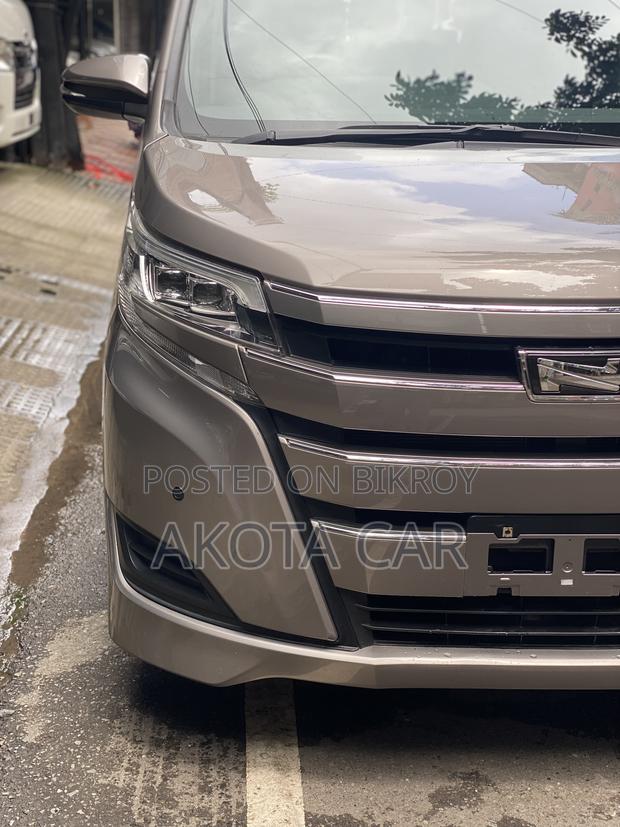 Toyota Noah 2.0 AWD (8 Seater) 2021 Brown