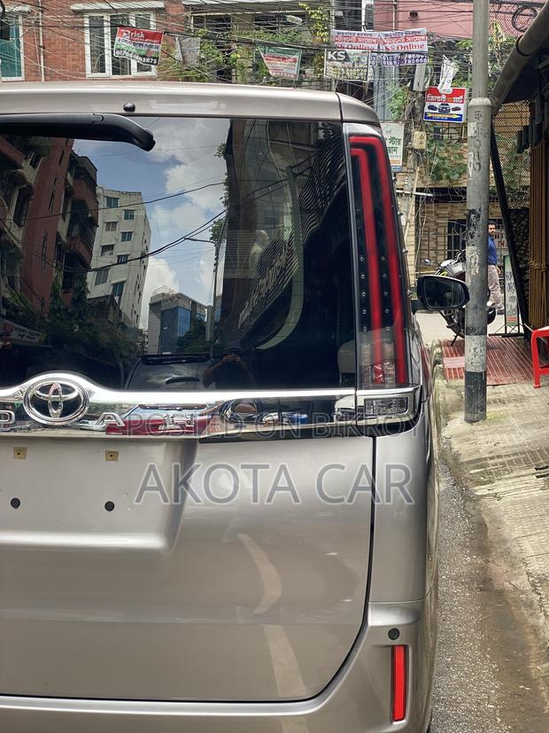 Toyota Noah 2.0 AWD (8 Seater) 2021 Brown
