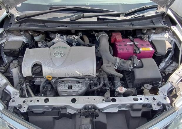 Toyota Corolla Fielder 1.5 Petrol FWD 2021 Silver