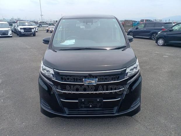 Toyota Noah 1.8 FWD Hybrid (7 Seater) 2021 Black