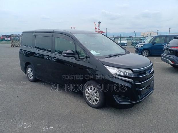 Toyota Noah 1.8 FWD Hybrid (7 Seater) 2021 Black