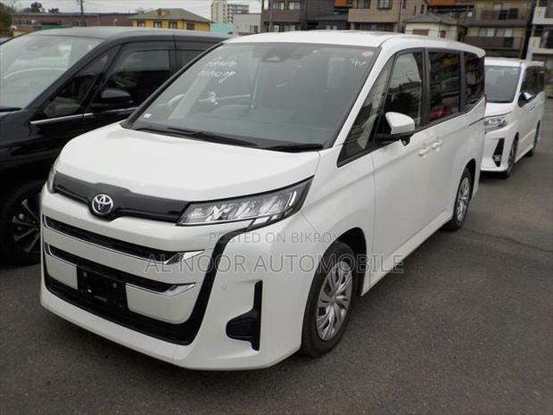 Toyota Noah 2022 Pearl