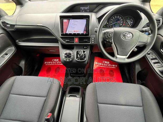 Toyota Noah 1.8 FWD Hybrid (7 Seater) 2021 Black