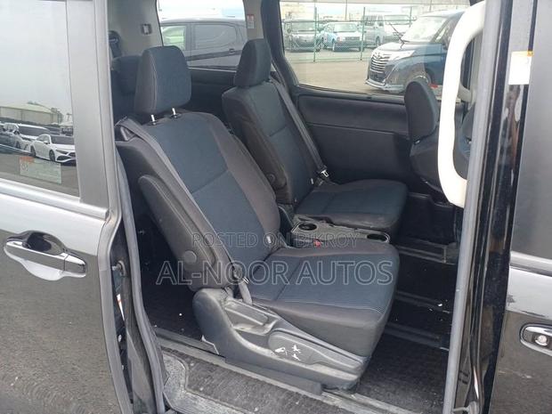 Toyota Noah 1.8 FWD Hybrid (7 Seater) 2021 Black
