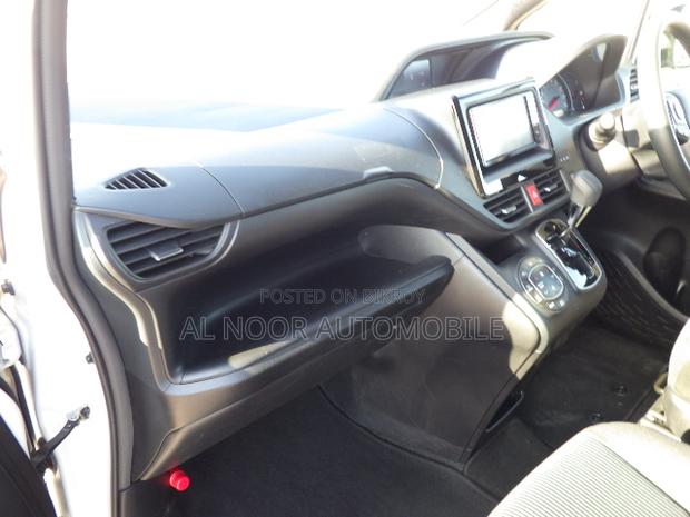 Toyota Noah 2021 Pearl