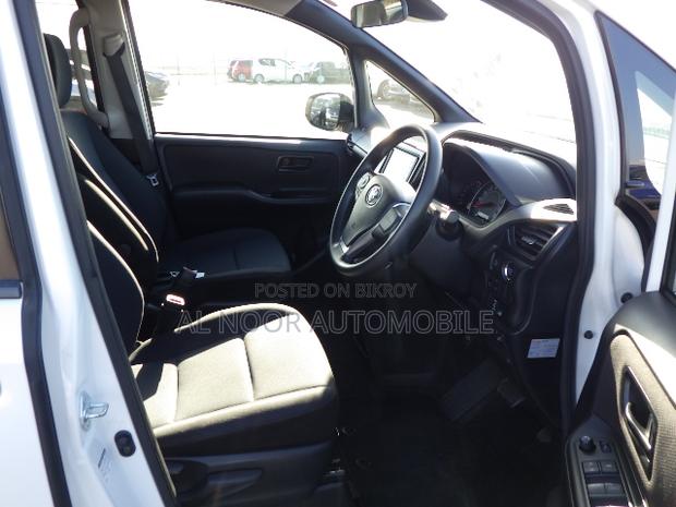 Toyota Noah 2021 Pearl