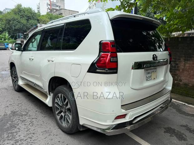 Toyota Land Cruiser Prado 2.7 2018 Pearl