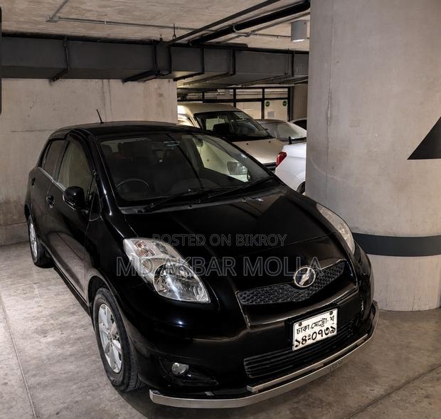 Toyota Vitz 2010 Black