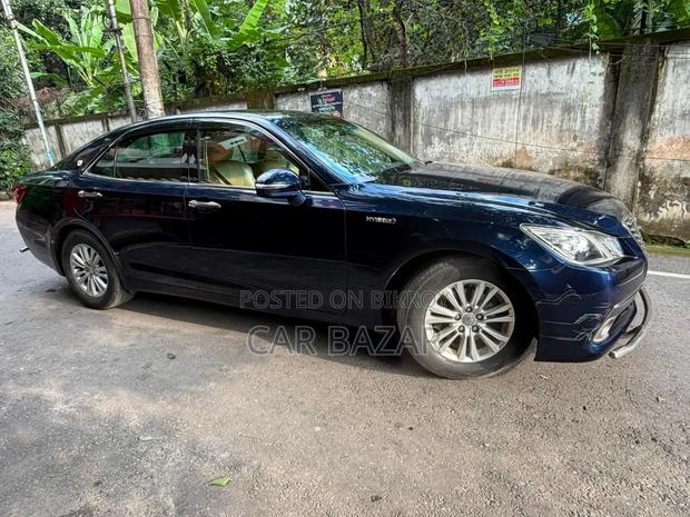 Toyota Crown 2014 Blue