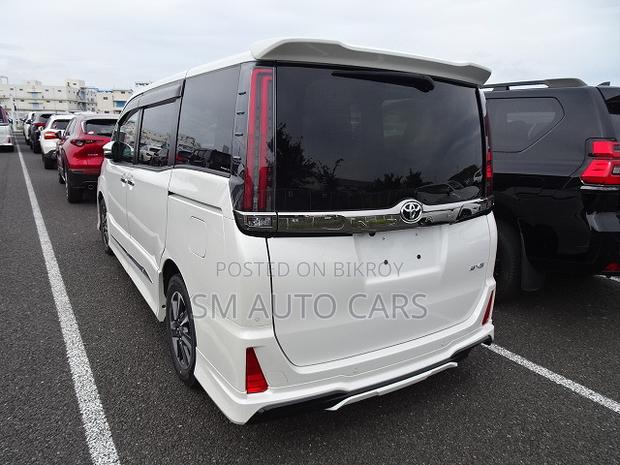 Toyota Noah 2021 Pearl