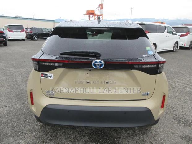Toyota Yaris Cross 2022 Yellow