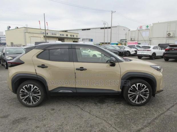 Toyota Yaris Cross 2022 Yellow