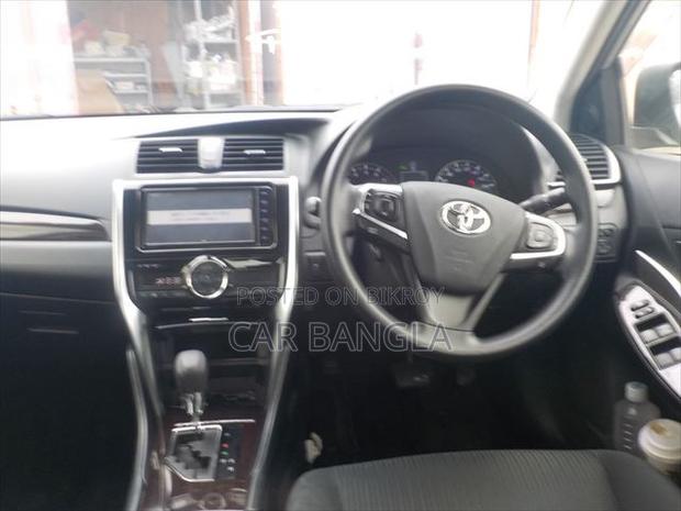 Toyota Premio 2021 Silver