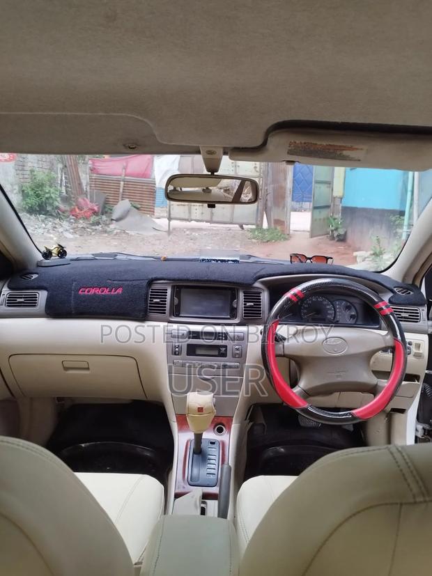 Toyota Corolla 2000 White