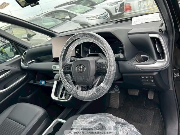 Toyota Noah 2022 Black
