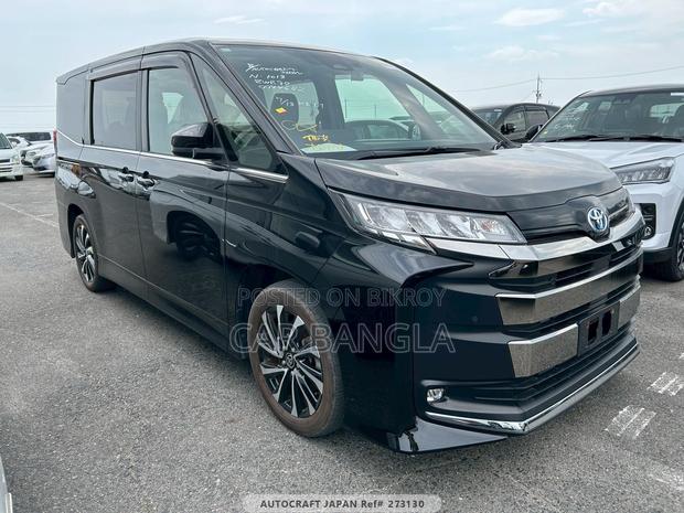 Toyota Noah 2022 Black