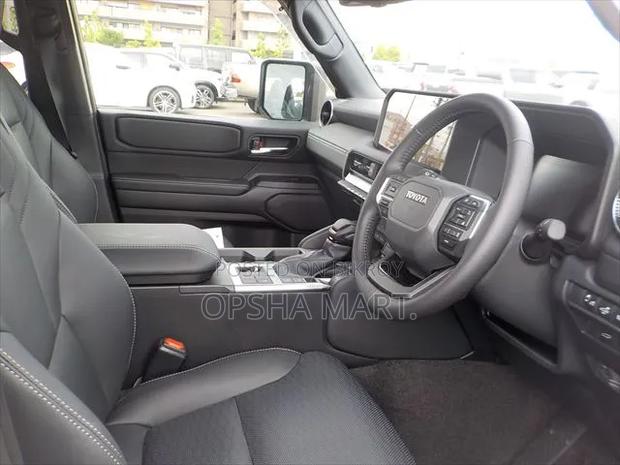 Toyota Land Cruiser 2022 Black