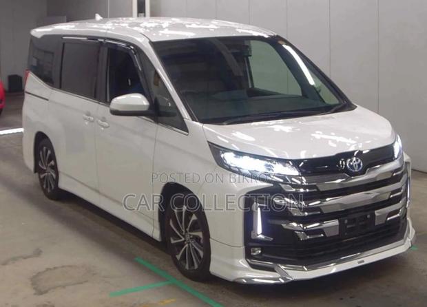 Toyota Noah 2023 Pearl