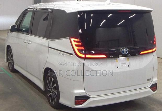 Toyota Noah 2023 Pearl