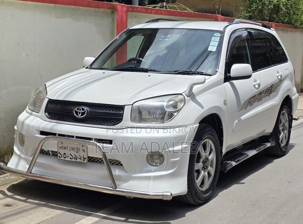 Toyota RAV4 2004 White