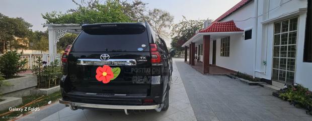 Toyota Land Cruiser Prado 2012 Black