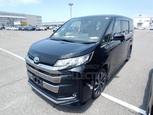 Toyota Noah 2023 Black