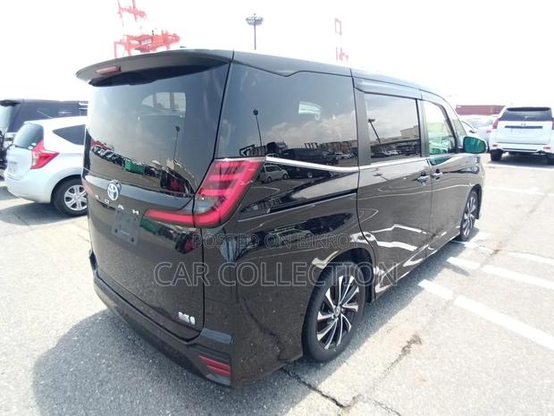 Toyota Noah 2023 Black