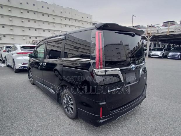 Toyota Esquire 2021 Black
