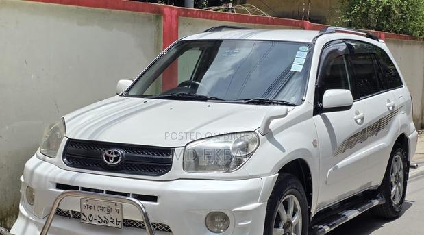 Toyota RAV4 2004 White