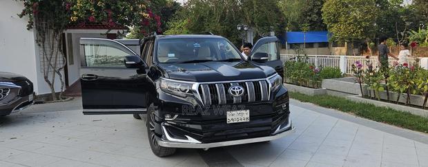 Toyota Land Cruiser Prado 2012 Black