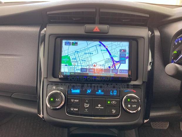Toyota Axio 2021 Silver