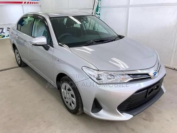 Toyota Axio 2021 Silver