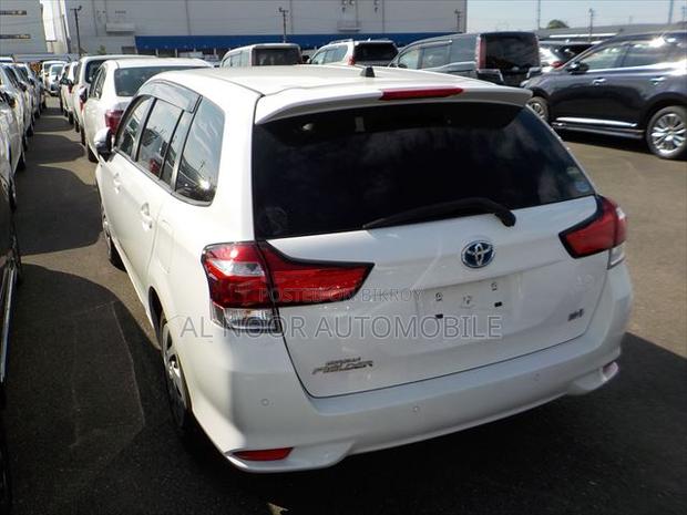 Toyota Corolla Fielder 2021 Pearl