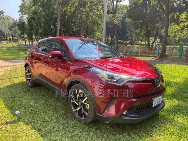 Toyota C-Hr XLE FWD Sport Utility (2.0L 4cyl 2AM) 2018 Red