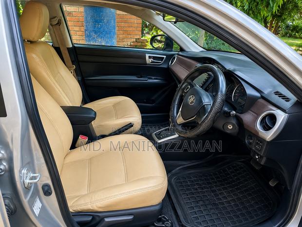 Toyota Axio 1.5 G 2WD 2015 Gold