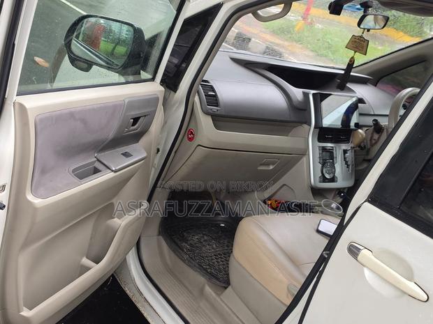 Toyota Noah 2010 Pearl