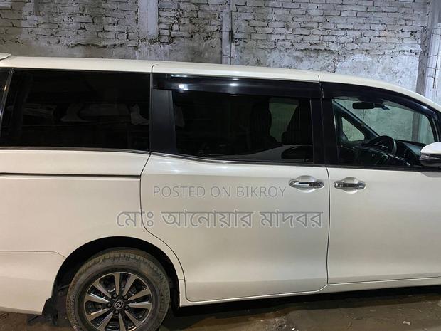 Toyota Noah 1.8 FWD Hybrid (7 seater) 2021 White