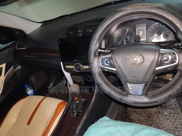Toyota Premio 2018 Black