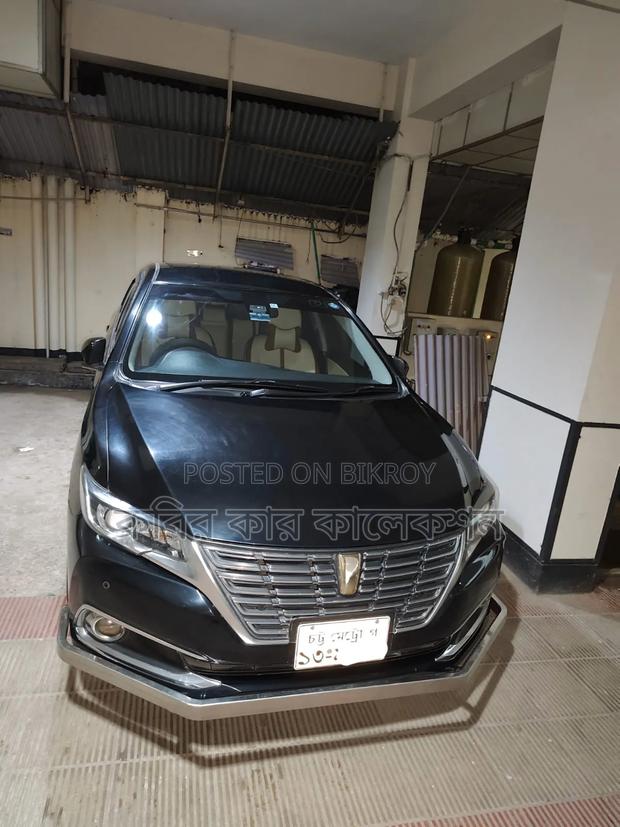 Toyota Premio 2018 Black